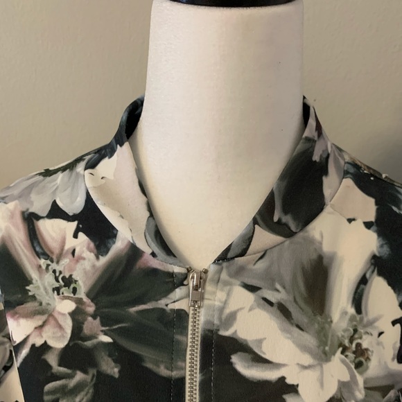 Flower jacket - Picture 10 of 11